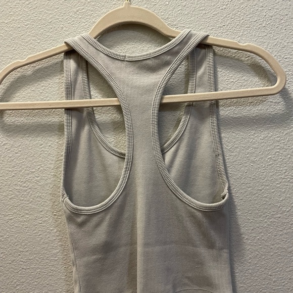 Gray tank top - Picture 4 of 4